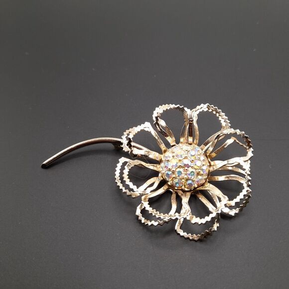 Vintage Sarah Coventry Gold Tone "Allusion Flower Brooch Pin 1968 Signed 3.5" - Picture 9 of 10